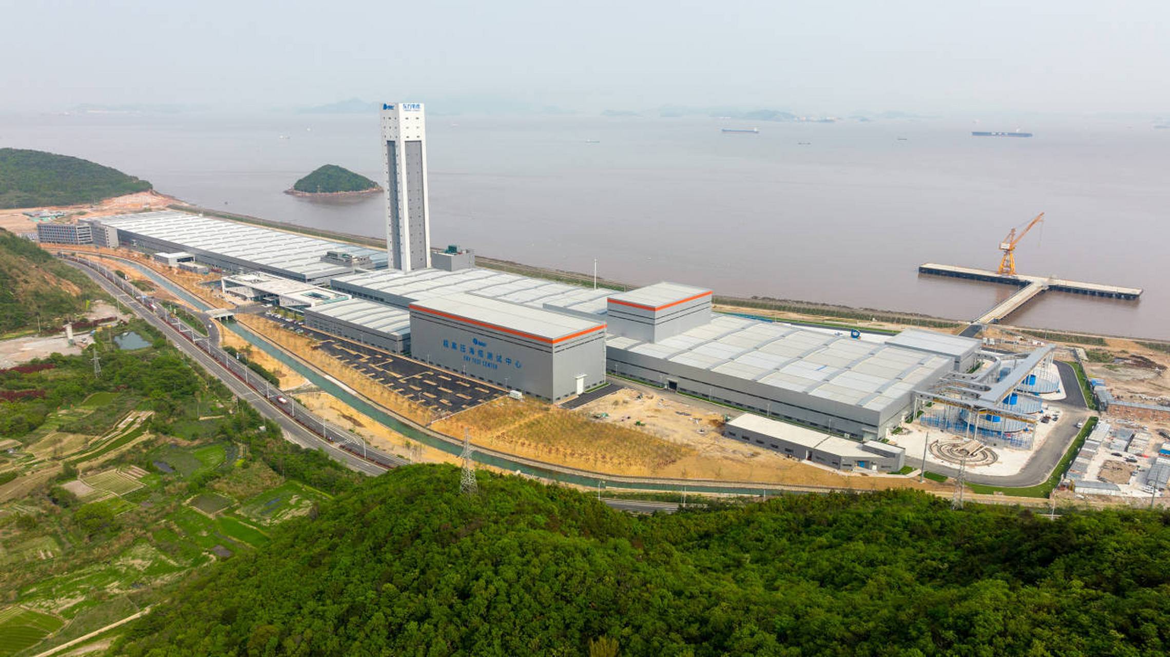 东方电缆再获欧洲大单】5月17日晚,东方电缆发布公告显示,公司与