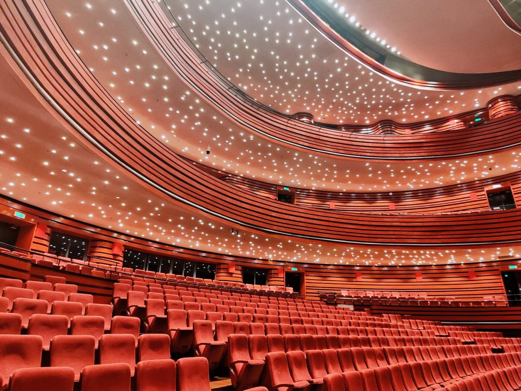 漂亮的盛京大剧院   每个月的第1个周六是对外开放的日子,可以过来