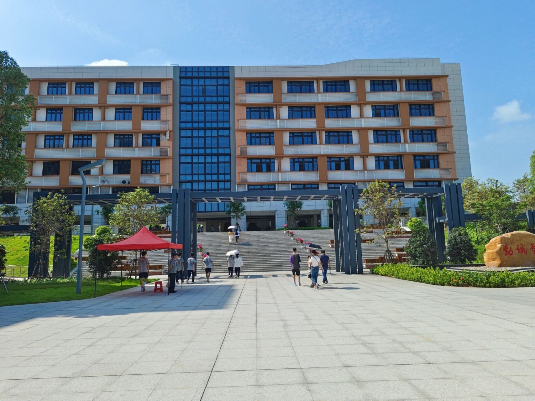 厦门二中集美校区怎么样?