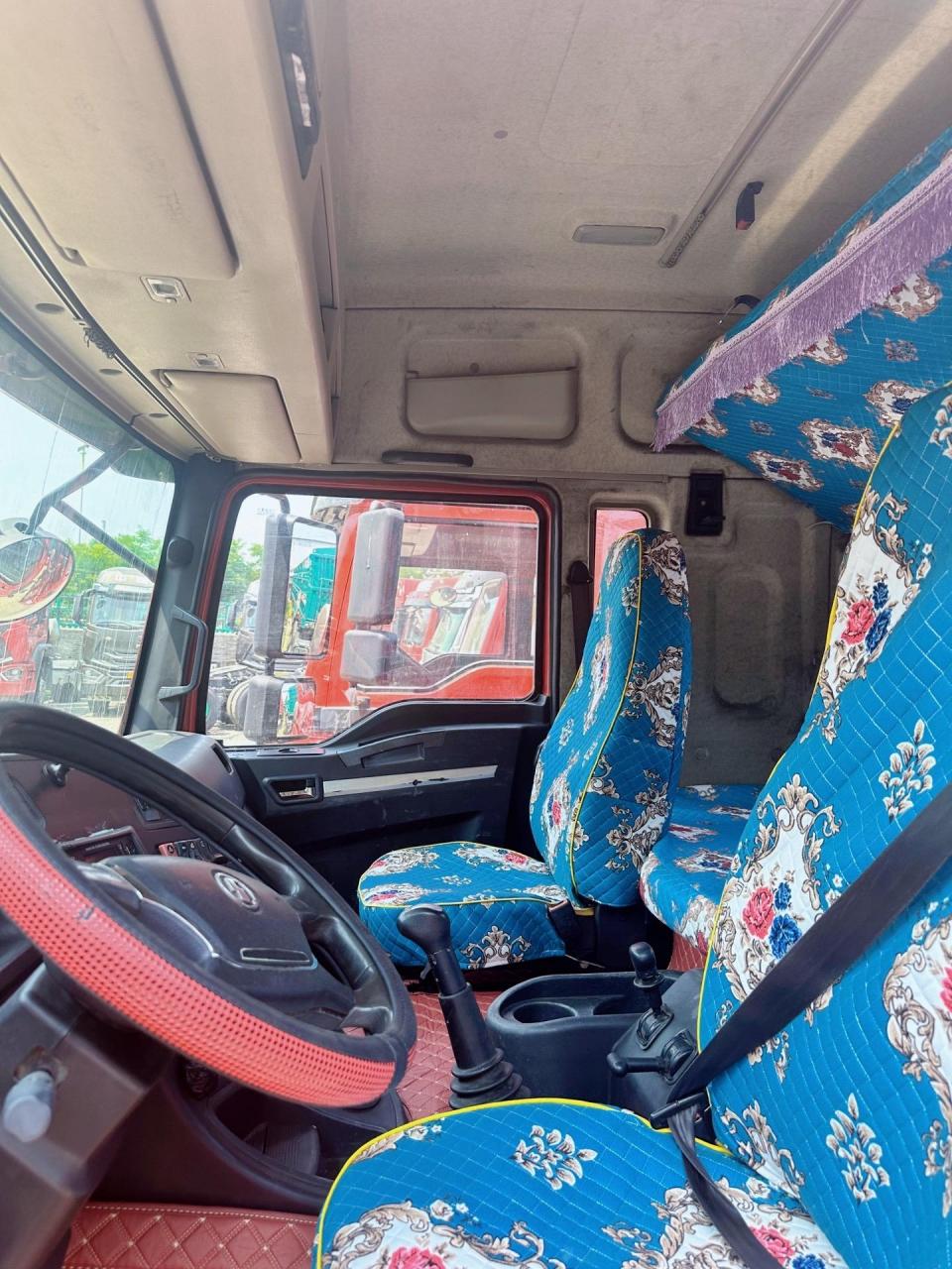 20年年底轩德x3 国六天然气车 1000l气瓶 全车新轮胎 安全行驶十几万