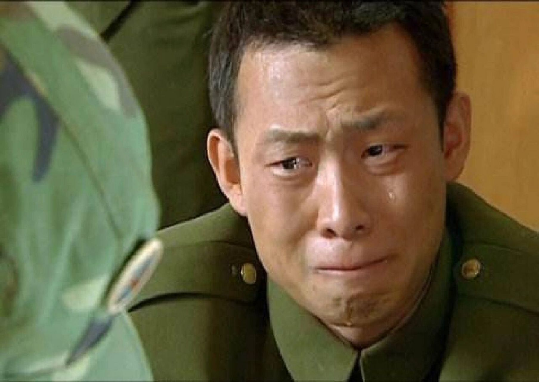 世道真的变了 记得当年看《士兵突击》,一抬头看到张译痛哭的脸,想着