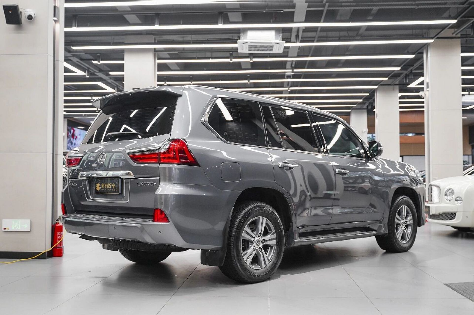雷克萨斯lx-4500d 柴油4.5 v8 d4d 此车19年上牌3.