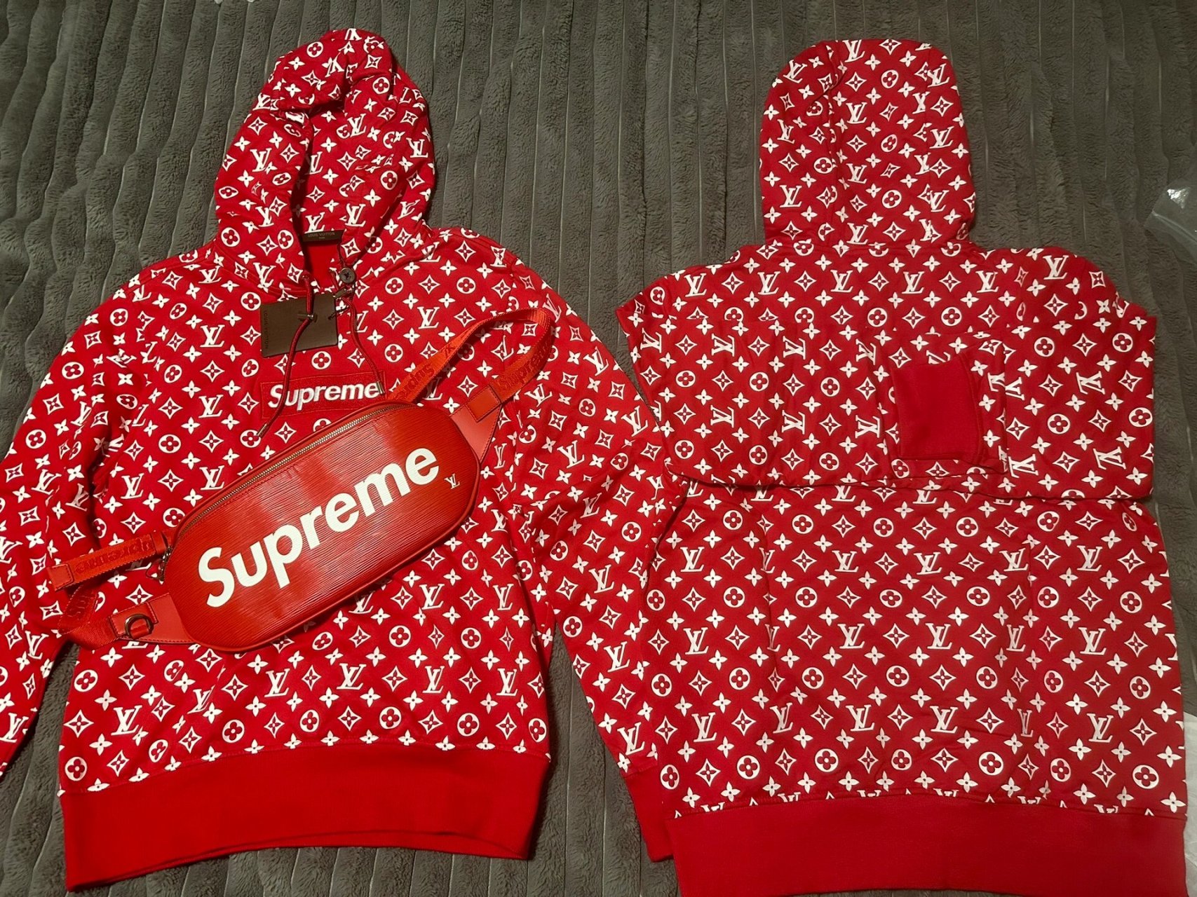 97全新 2017款 louis & supreme 联名卫衣 两件 lv & supreme 2017