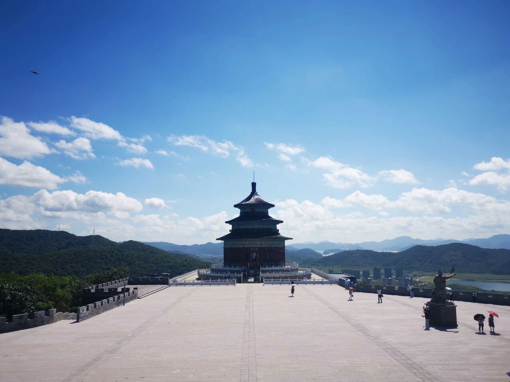 宁波61海上长城 位于宁波奉化黄贤村 距离宁波市区44公里,差不多1个