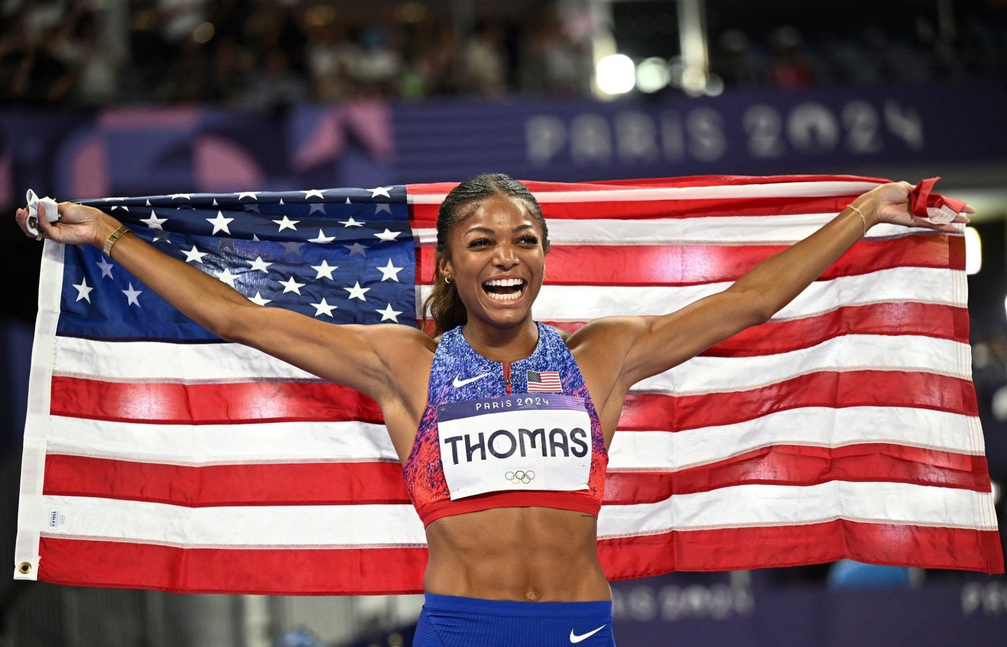 巴黎奥运会女子200米决赛,前三名:  05 加比·托马斯(gabby thomas)