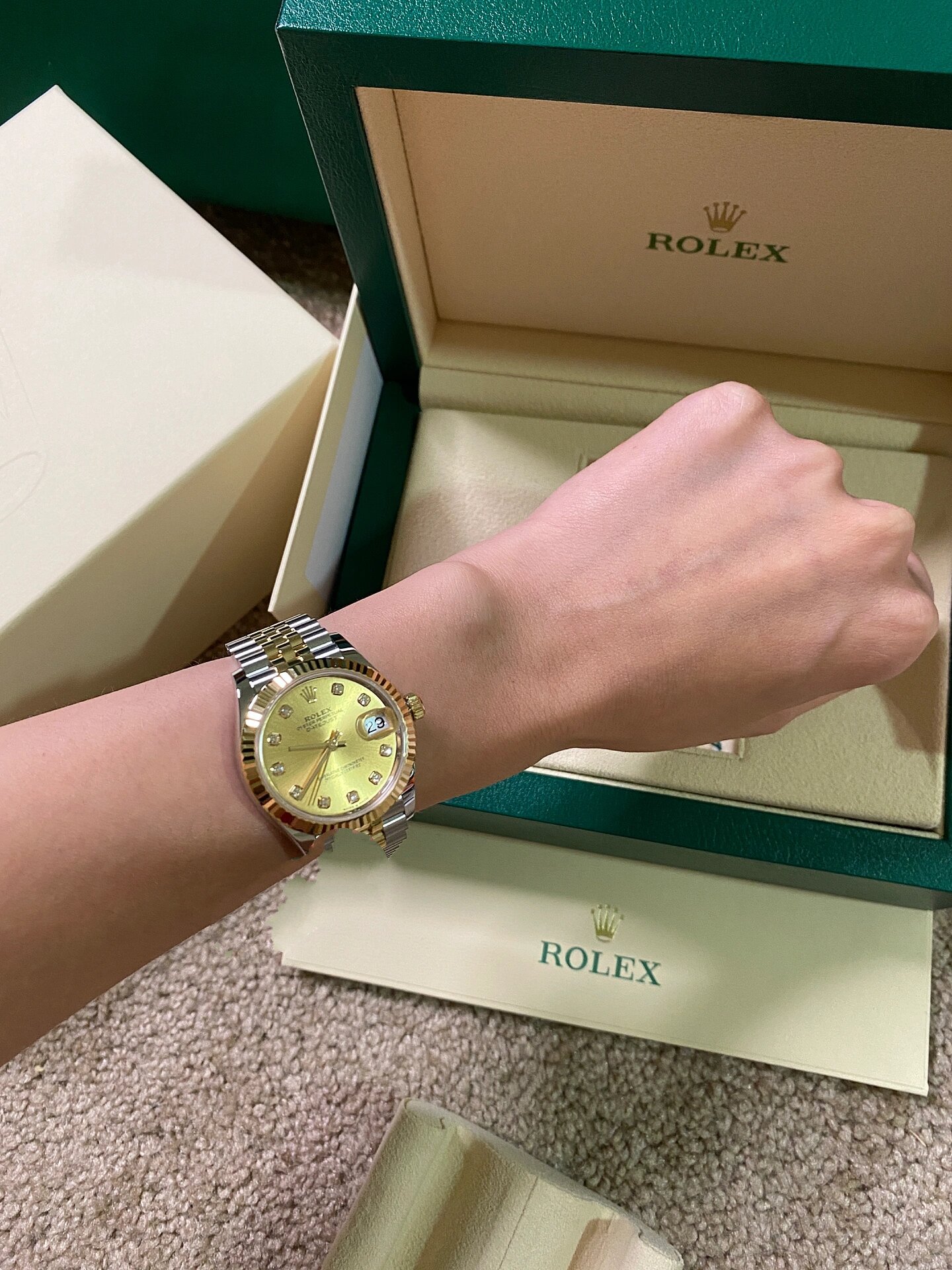 订了2个月的女款日志31mm黄金表盘get!