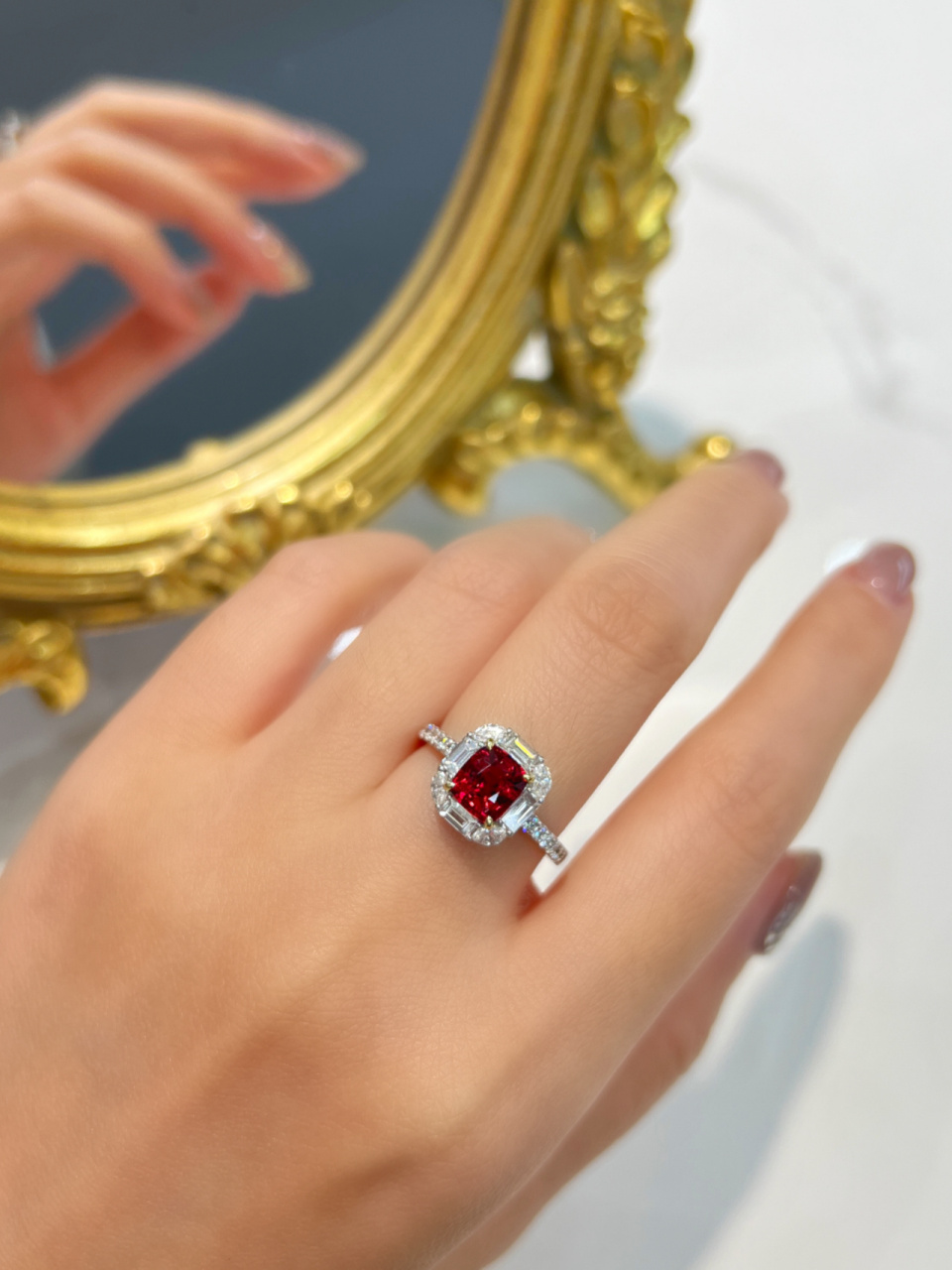 一眼万年的存在78绝地武士霓虹感尖晶石戒指 绝地武士的荧光感真的