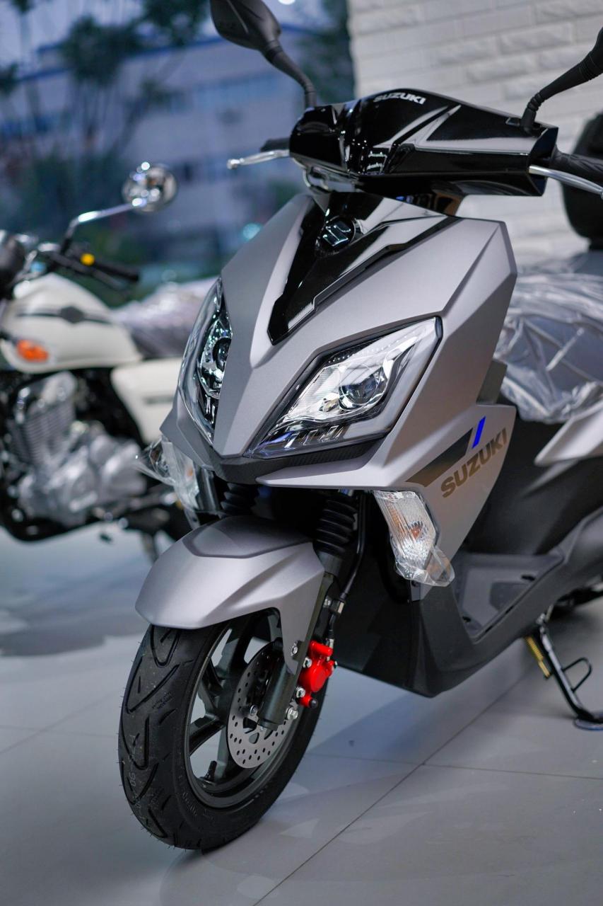 suzuki铃木uy125蚕丝灰.大佬气质十足的配色