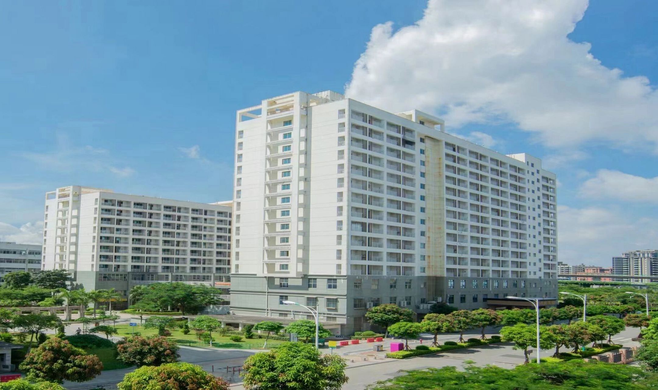 厦门诚毅学校同安校区 同安校区,环境好.宿舍上床下桌.