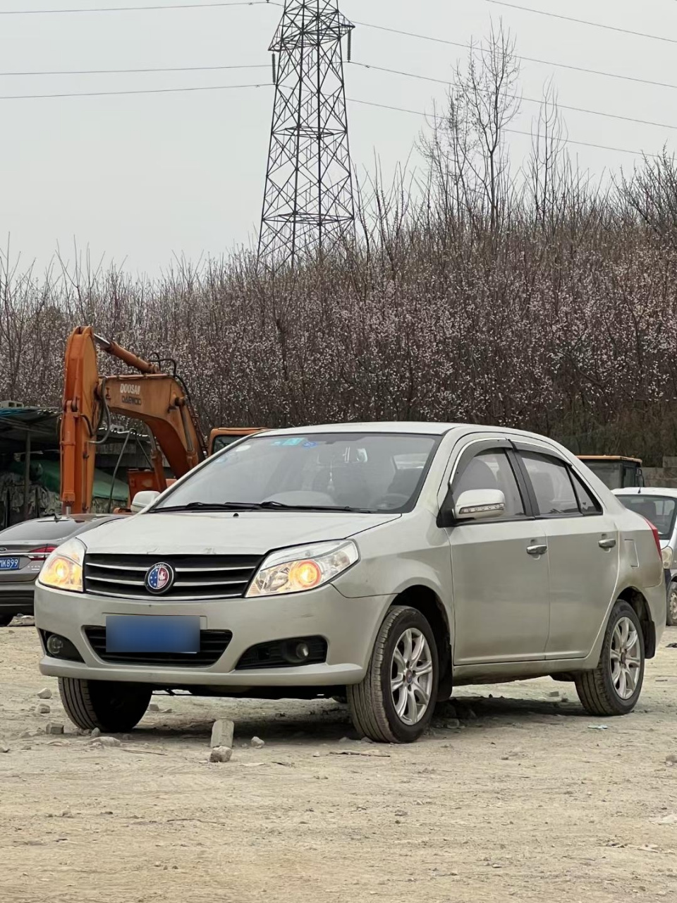 14年吉利金刚   手动1.5  外观一般