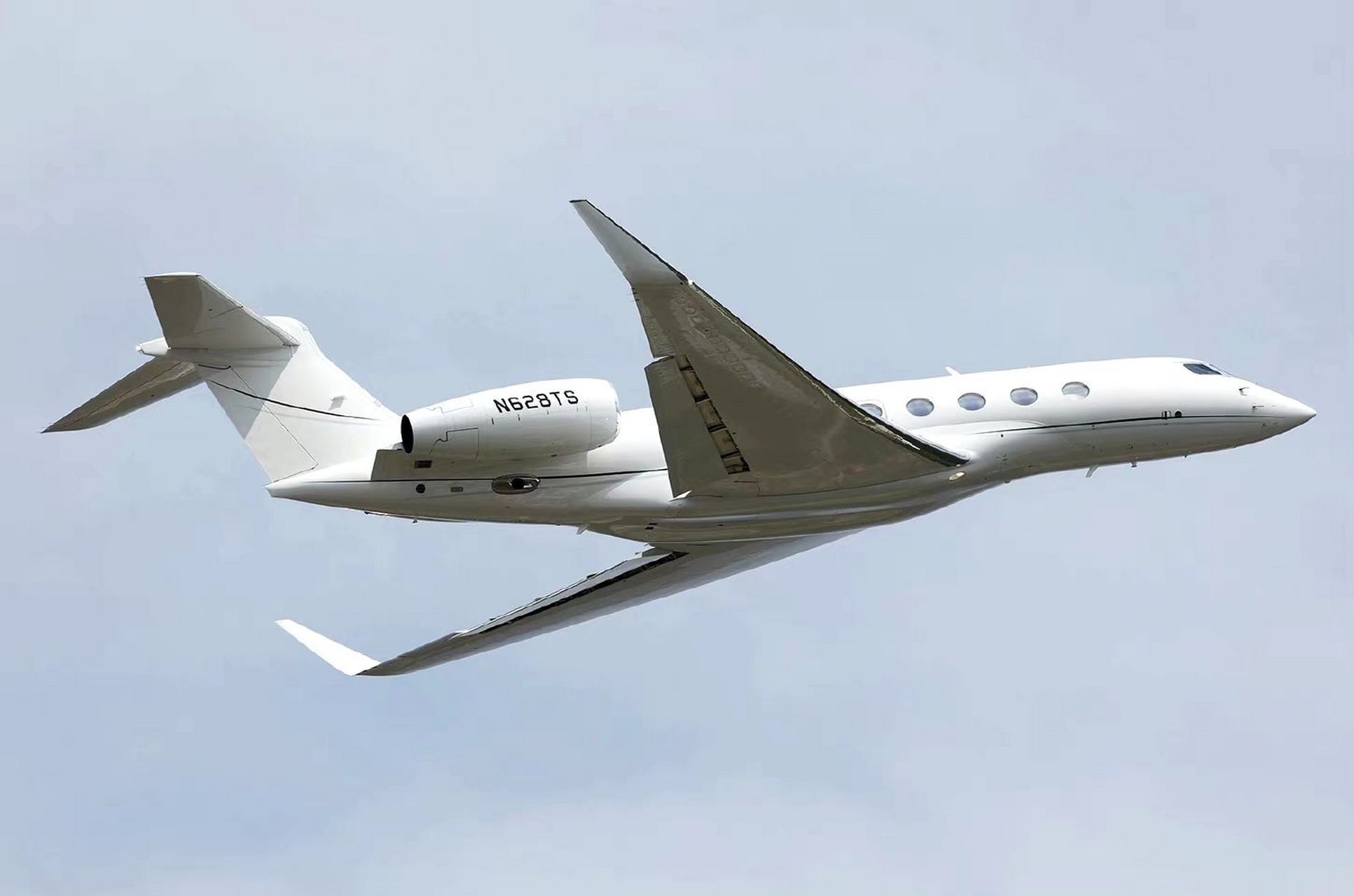 马斯克私人飞机抵京,一起看看首富的座驾.