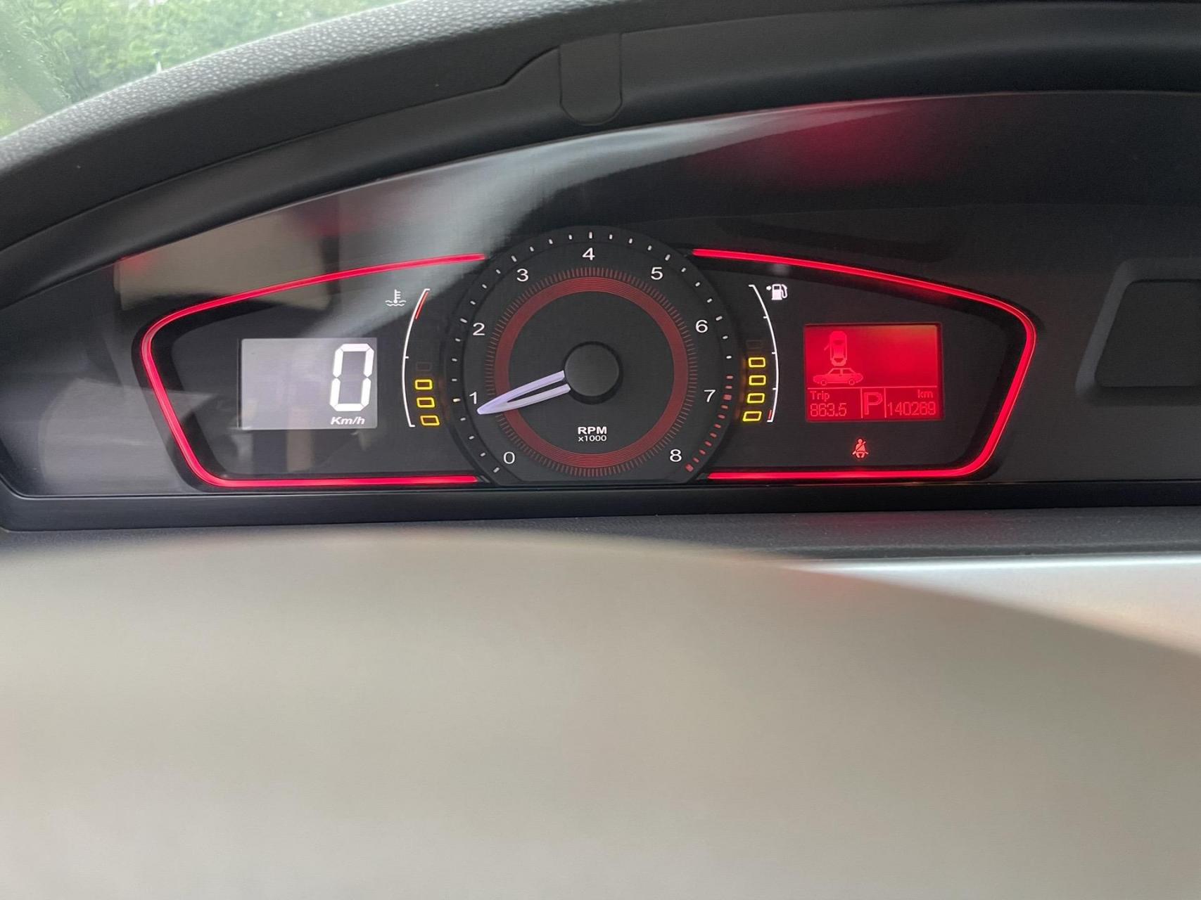 8t自动挡,本地一手私家车,天窗,换挡拨片,多功能方向盘,原版无事故,14