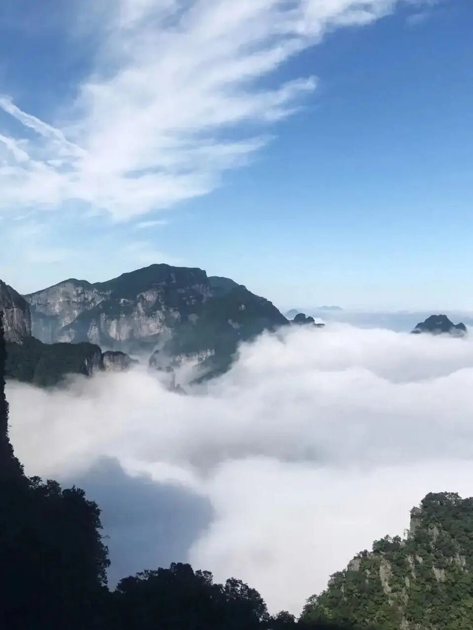 張家界天氣 天門山美景 雖然天氣預報顯示張家界天氣有大雨暴雨,但是