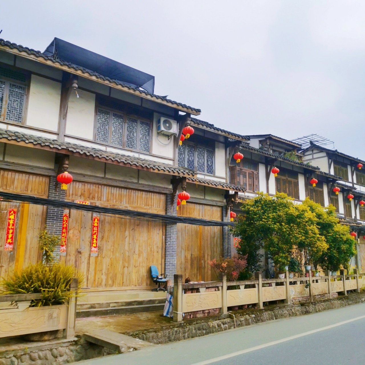 彭州 海窝子古镇  海窝子古镇,北靠龙怀山,依湔江河谷而建,主要街道瞿