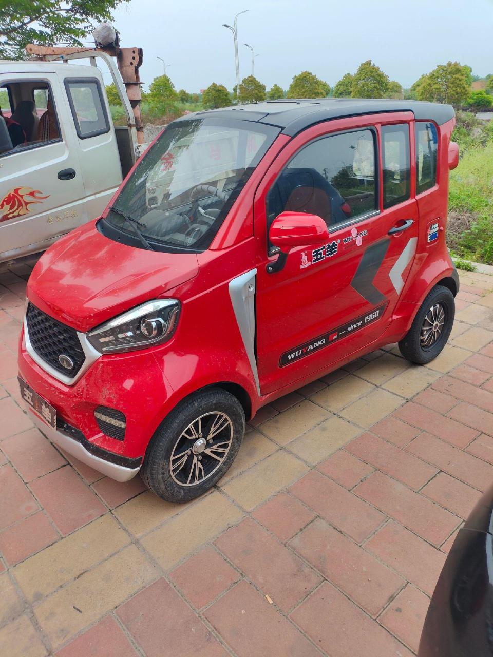 五羊电动车.23年购买.才跑几千公里.新车13800.现在半价不要.5千不要.