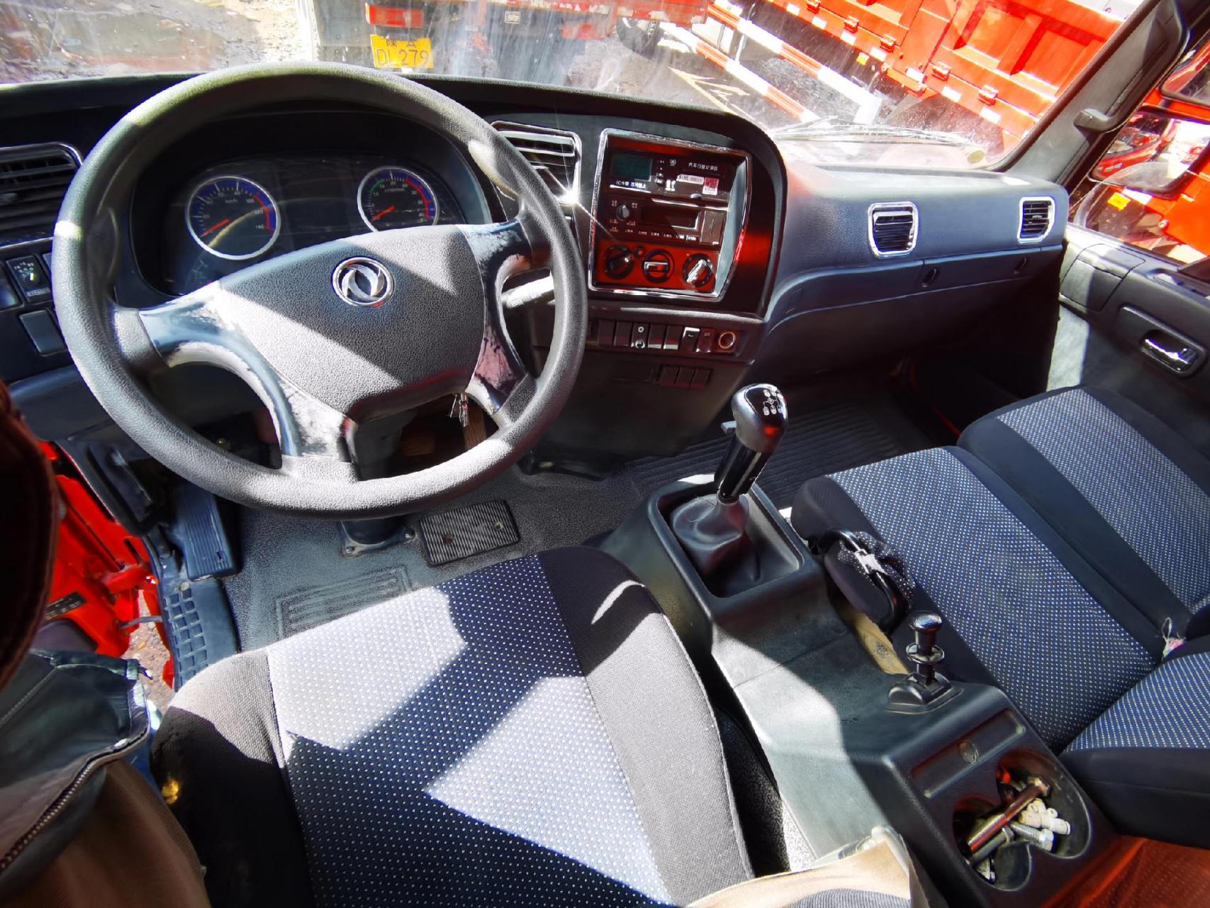 20年5月东风华神6米5平板自卸,玉柴四缸160国五,法士特8档,f5四悬驾驶