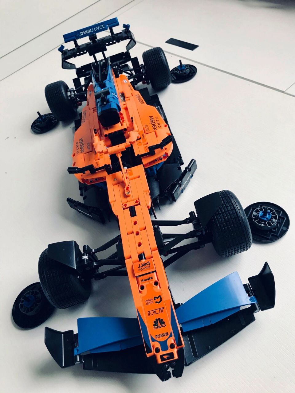 3 谁还没有一台迈凯轮f1 乐高42141迈凯轮mcl36 1432颗粒 拼装完成