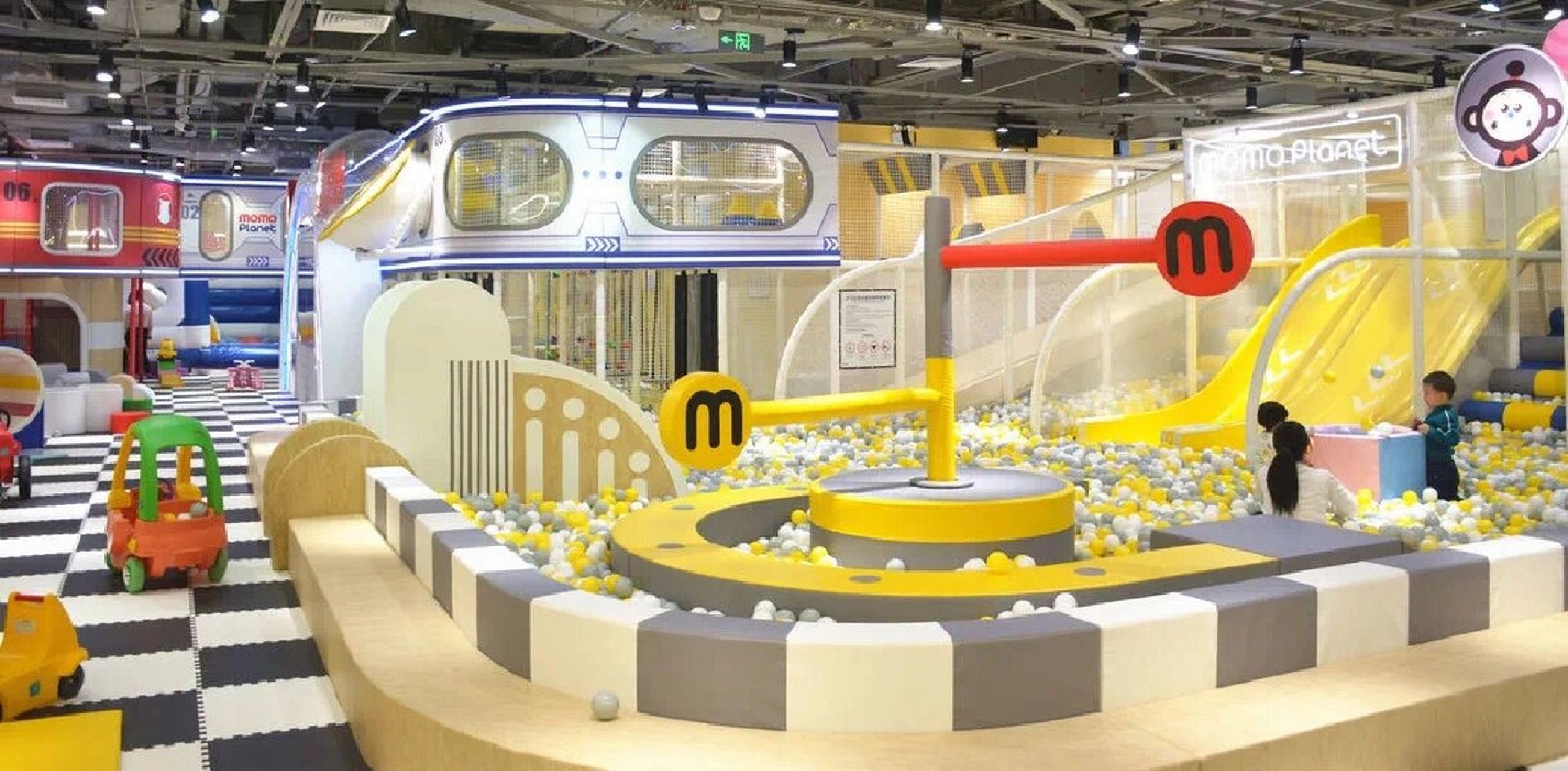 白云区五号停机坪儿童乐园 五号停机坪店是奇乐儿03强力推出的集