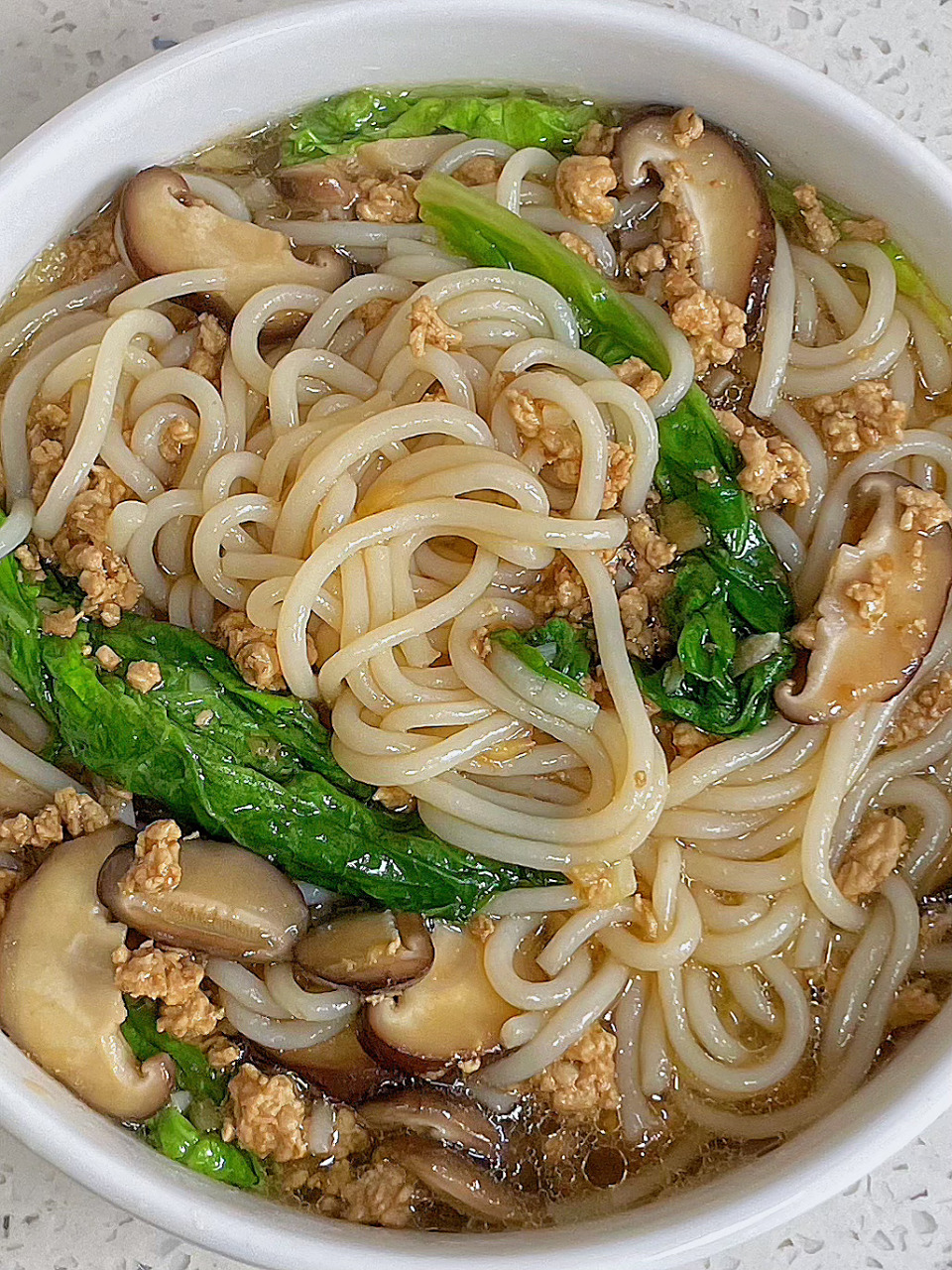 快试试这样做肉末香菇米粉～～ 91做法: 16615瘦肉洗净剁成末 2