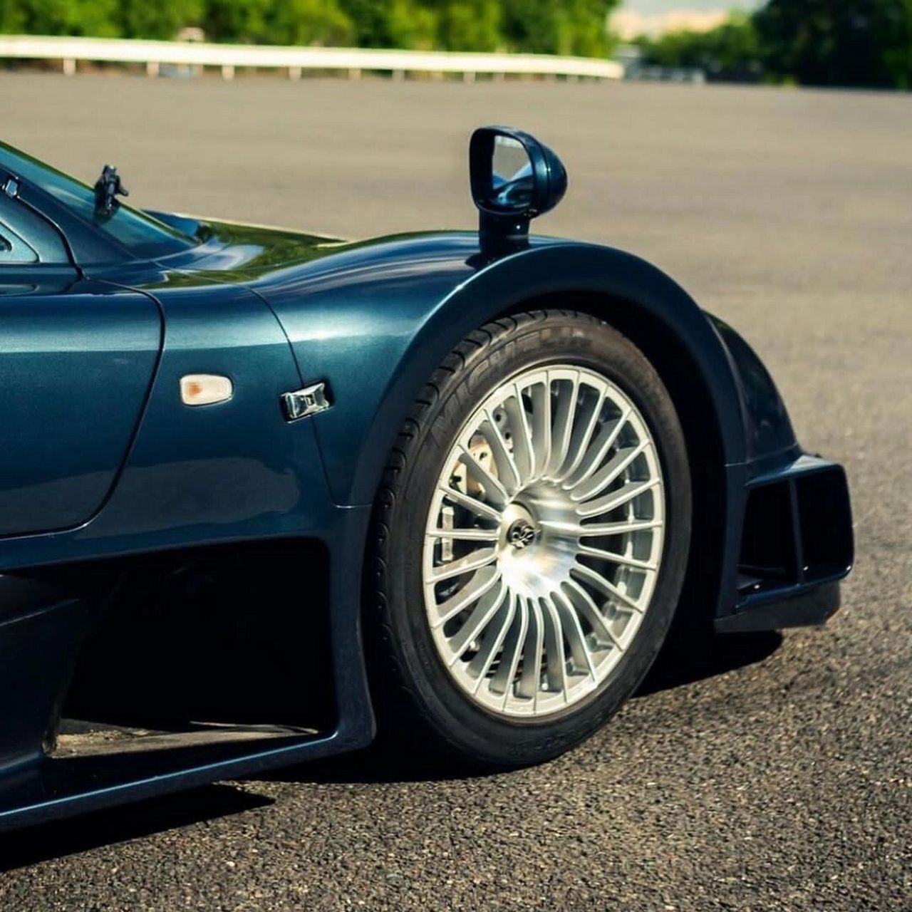 1998 mercedes-benz clk gtr #梅赛德斯奔驰# #奔驰amg# #奔驰clkgtr