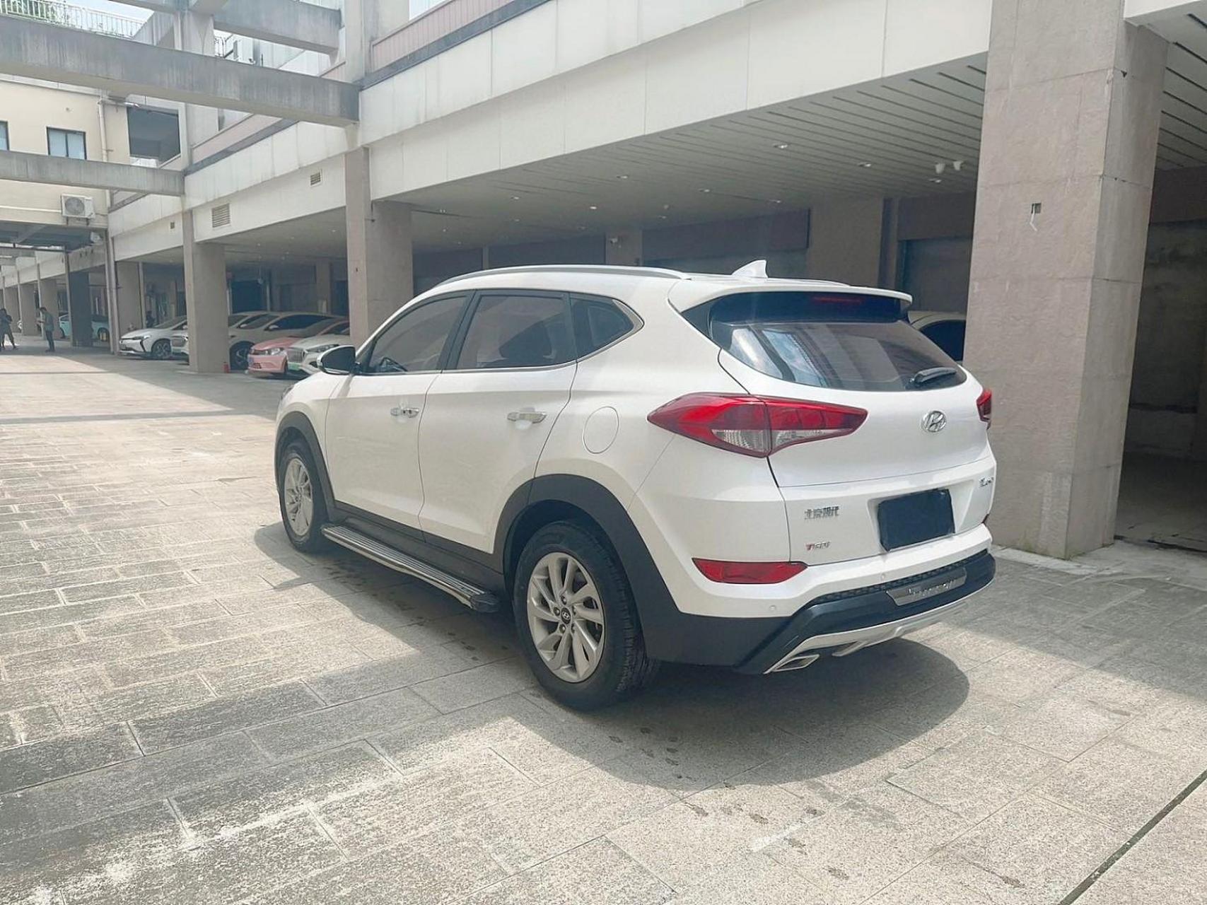 现代 2015款 途胜 1.6t gls2015款 途胜 1.
