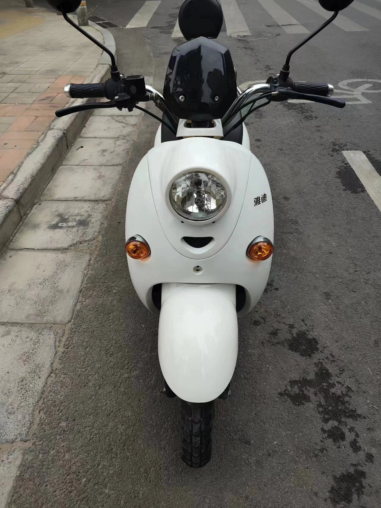 九成新雅迪品牌小龟电动车