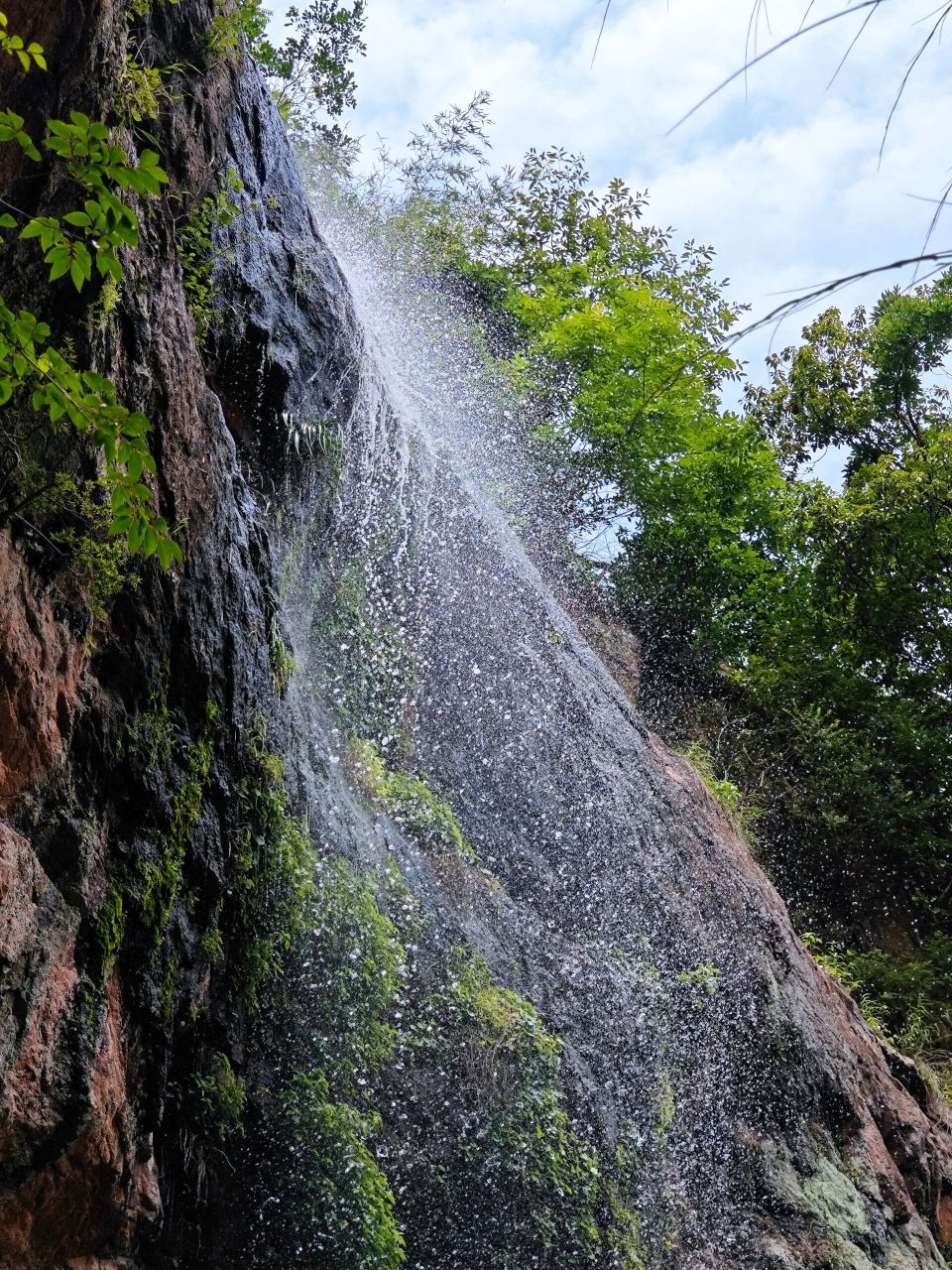 舒城滴水岩 721595从市区出发,导航舒城县滴水岩风景区,约一个