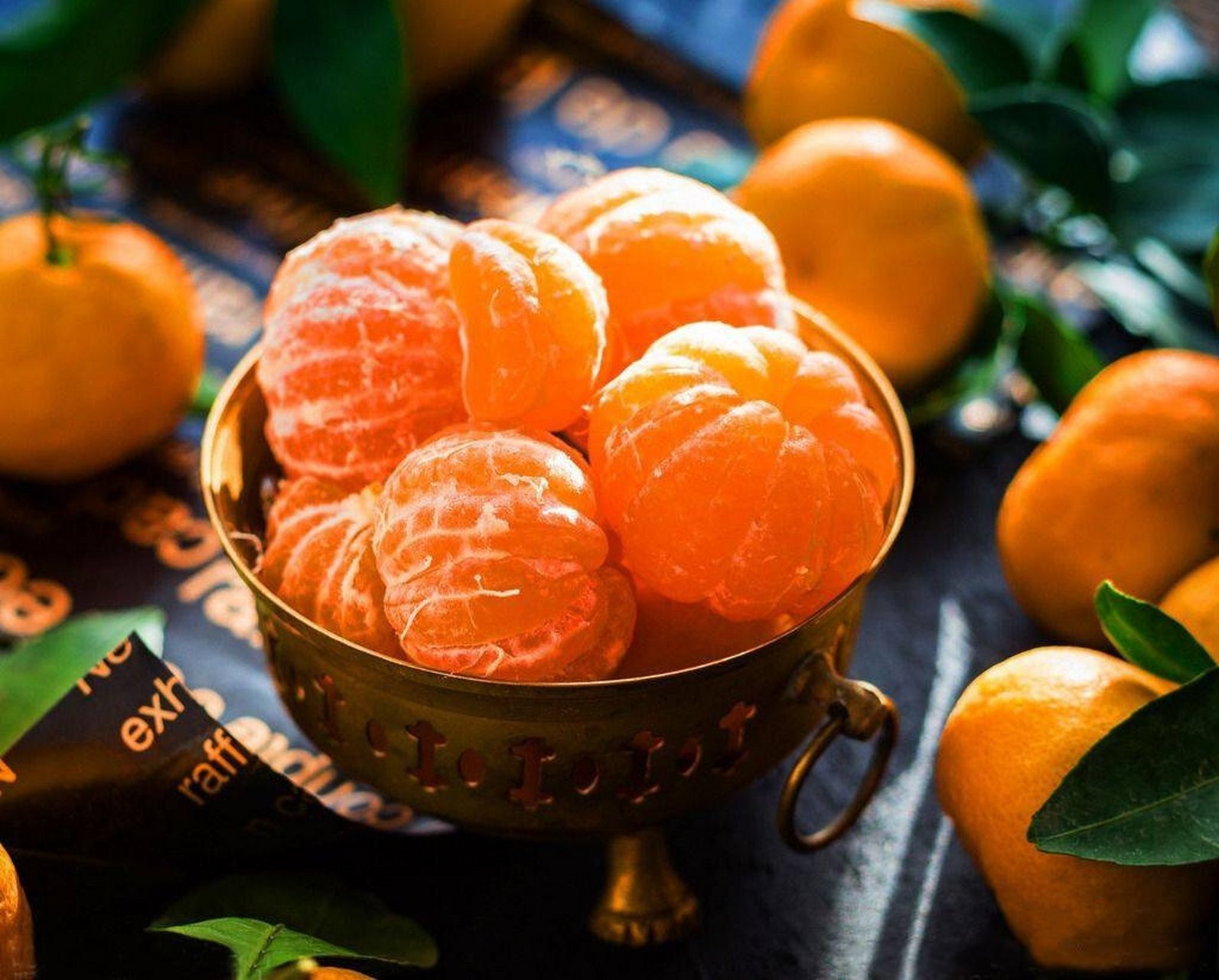 湖北省特产 - 武当蜜橘 武当蜜桔具有色泽鲜艳,果形美观,果肉细嫩,汁