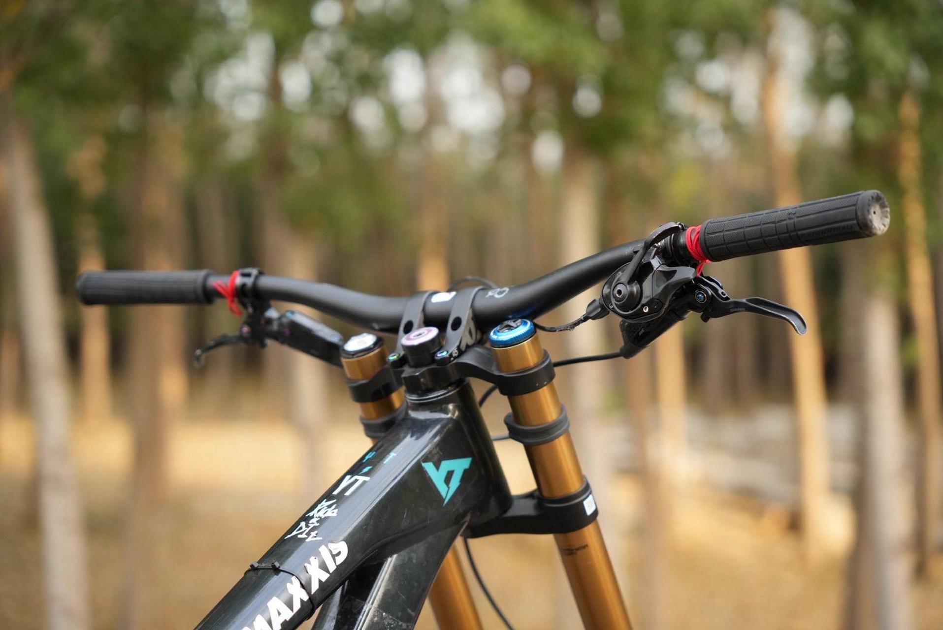 欣赏yt tues 速降山地车