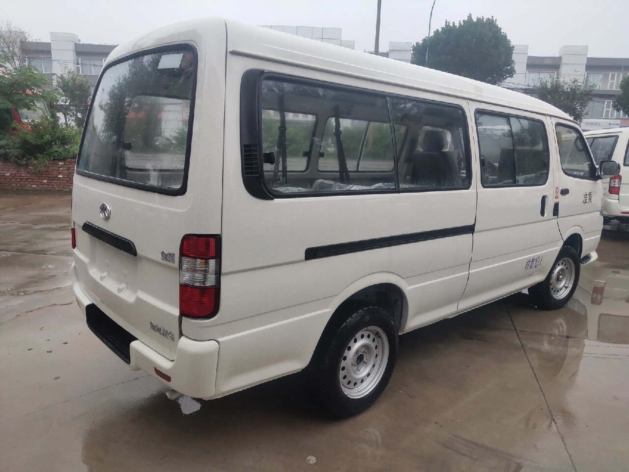 金杯海狮金龙汽车十座黄牌侧翻座椅支持分期 金杯海狮金龙十座黄牌