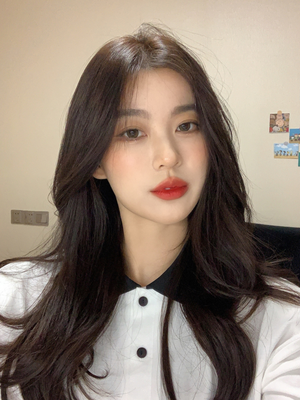 头发染黑好久了,其实早就想换了,奈何染黑之后不能轻易上色就一直没搞