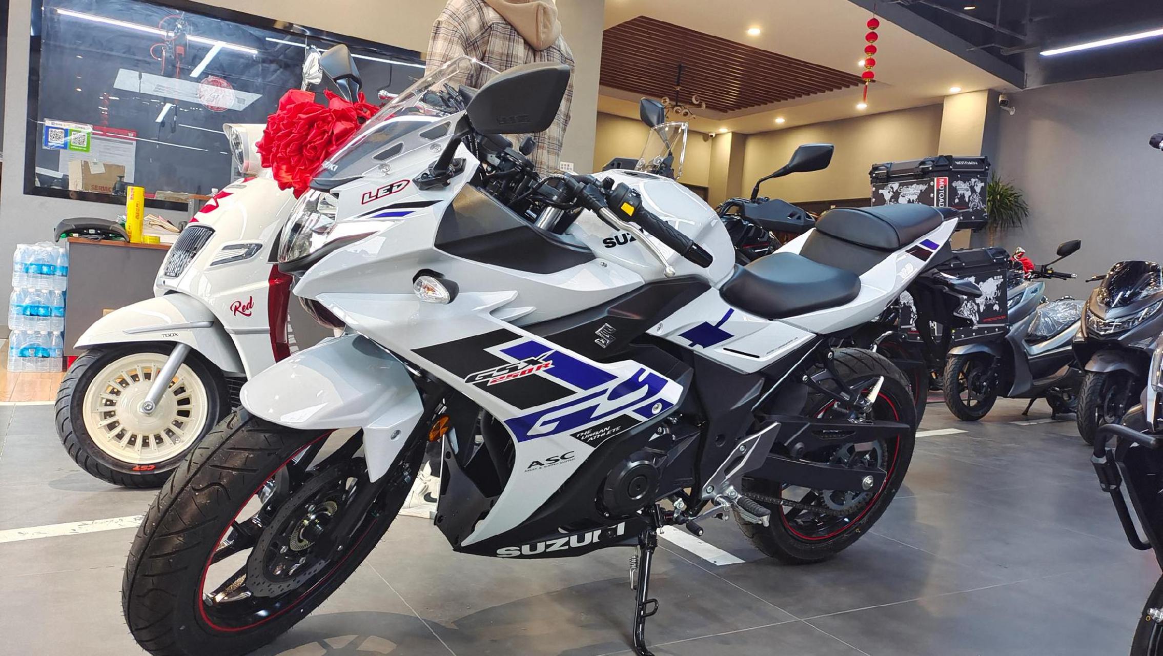 南方飞戈150豪爵铃木gsx250