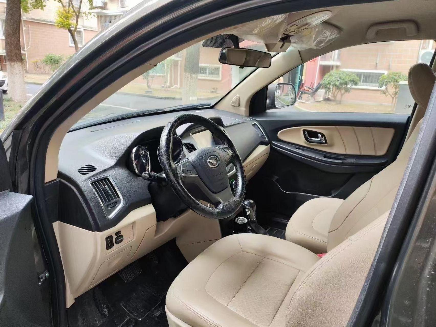 潍柴英致g32015款1.5lcvt致尊 8万多公里  保护膜都在,批发1.56万