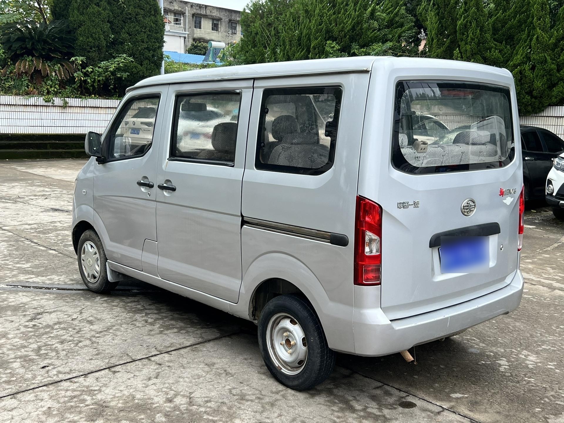 15年的一汽佳宝v75,个人一手,4万多公里,刚审刚保