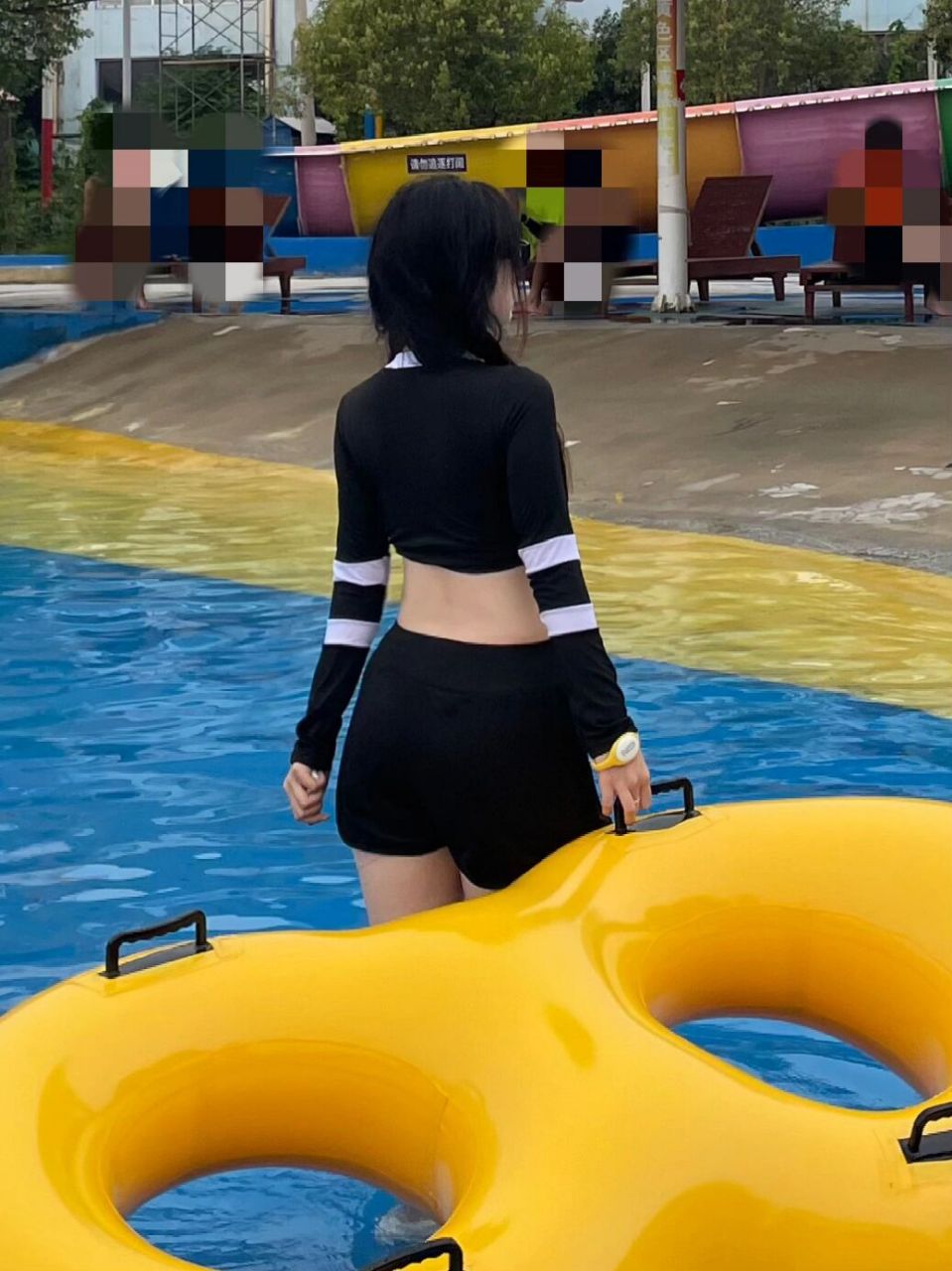 邢台乐达水上乐园真实感受 缺点室内环境有消毒水味道 换衣间会热