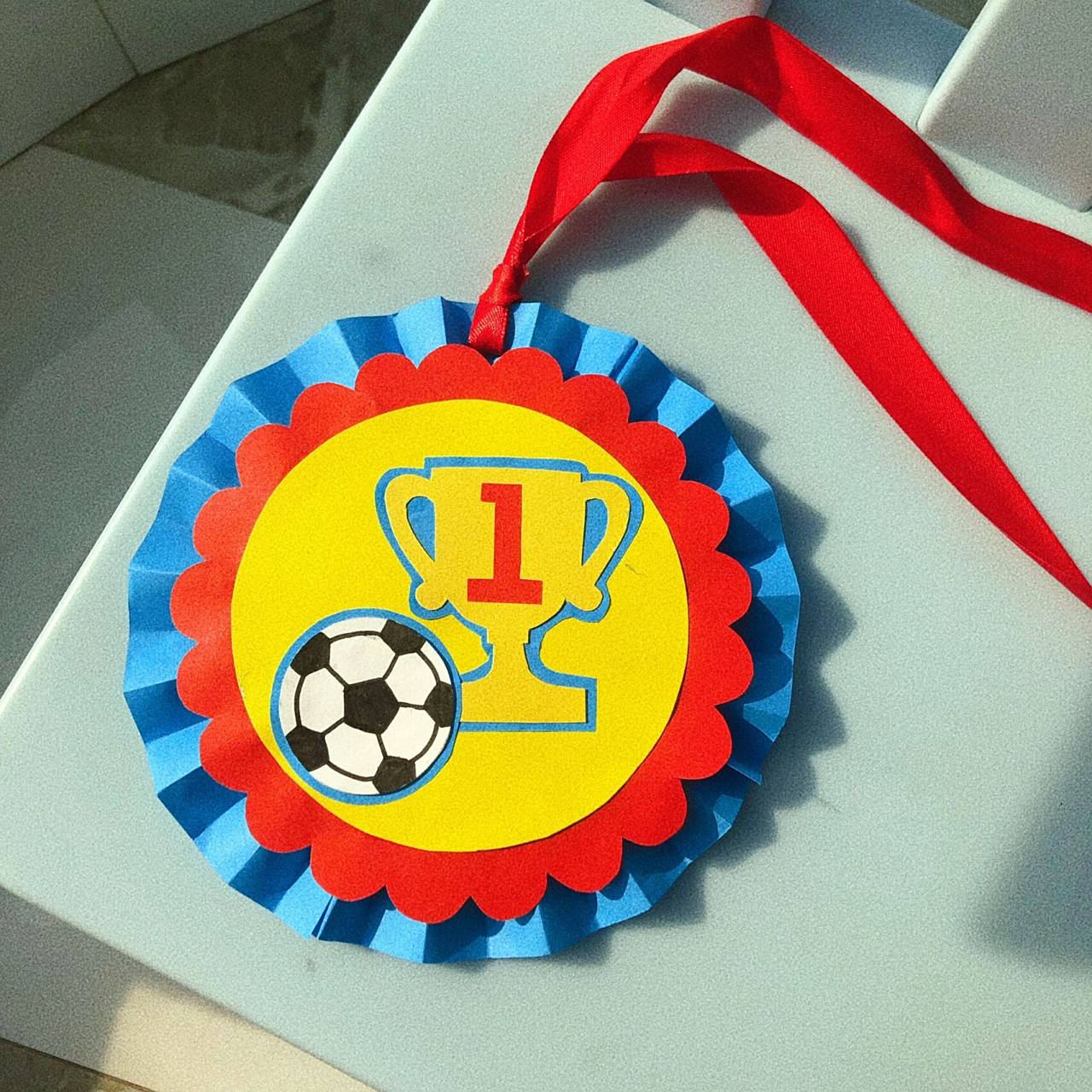 手工制作足球奖杯奖牌    足球奖牌