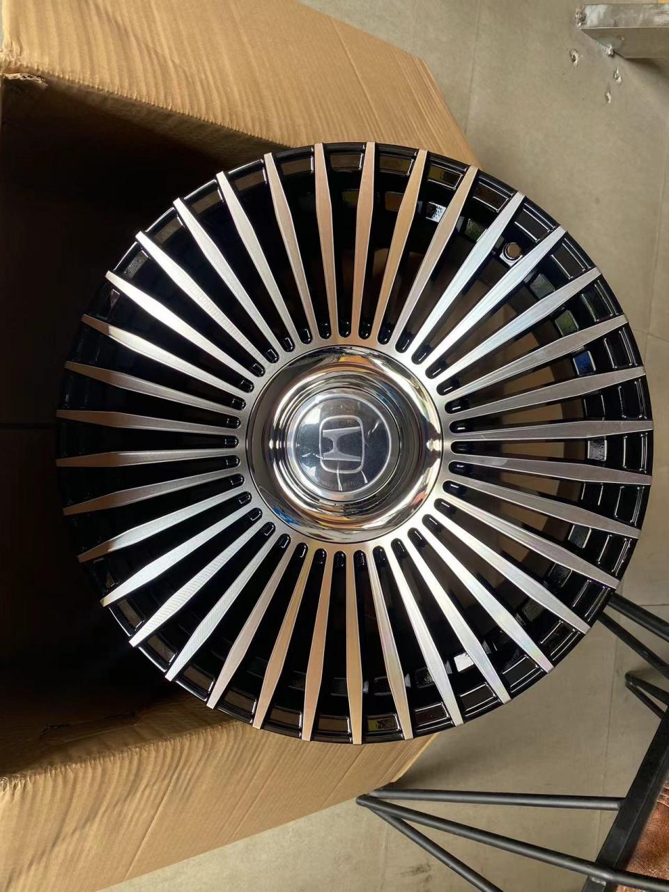 3网红款悬浮轮毂 锐志 冠道 urv 皓影 十代雅阁 型格 英仕派 皇冠