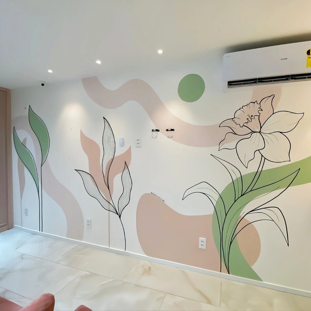纯手绘背景墙温馨舒适,独具一格的选择,华瀚墙绘分享专业,让你的热爱