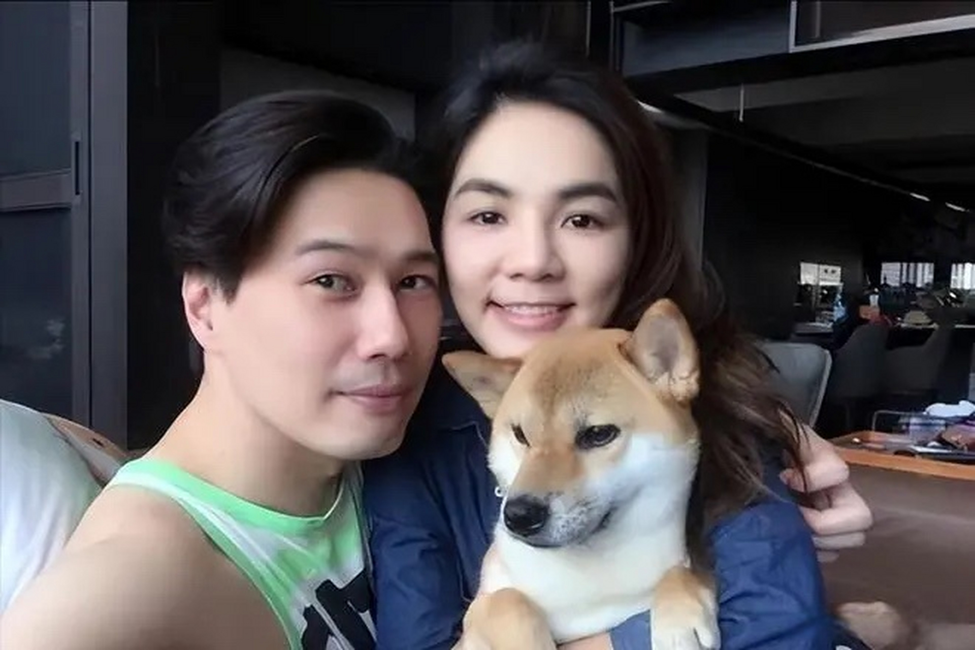 她与老公赖斯翔结婚11年,感情甜蜜,2人每天上床后都会牵手聊天,直到要