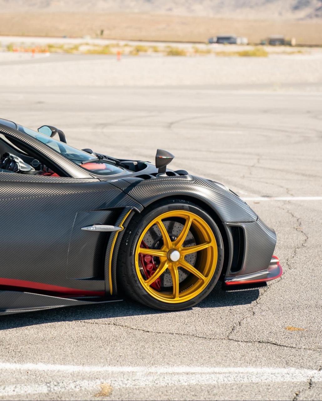 帕加尼·伊莫拉,将重量节省到新的高度,引入了acquarello light,这是