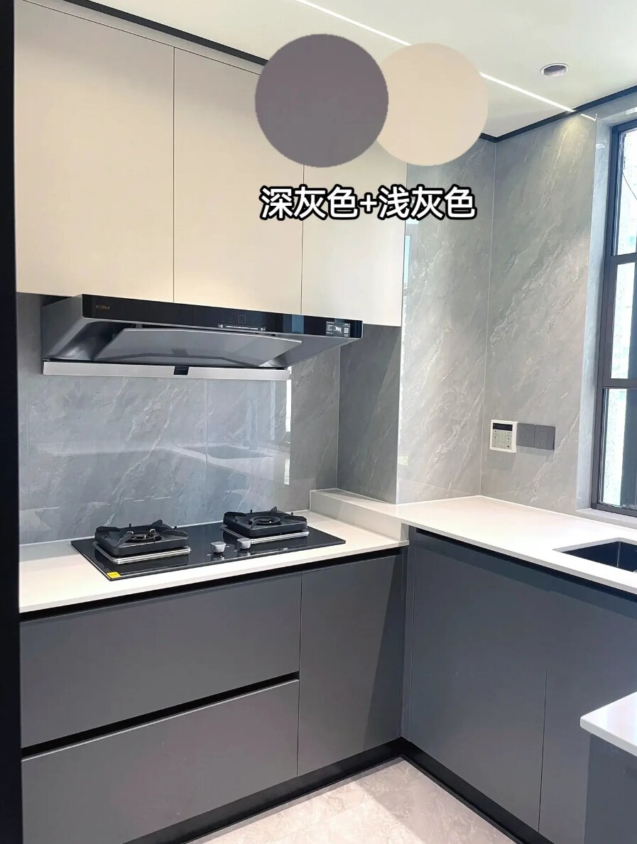 大家统计了8款最受客户欢迎的不锈钢橱柜配色 遵循上浅下深的设计搭配