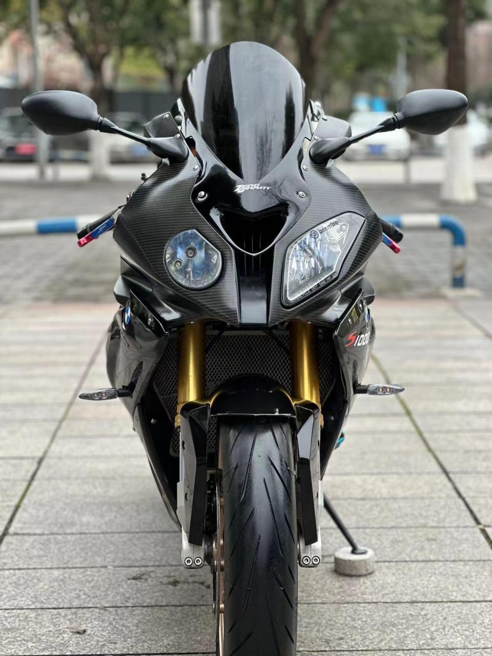 新到极品14年bmw宝马s1000rr abs顶配带电热手把,极品碳版原灯!