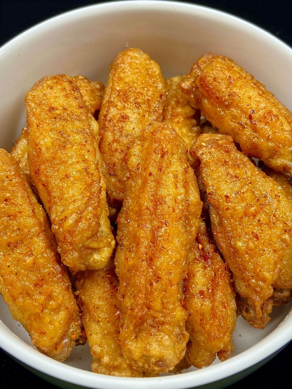 香酥的炸鸡翅一出锅就炫到我了,巨好吃!