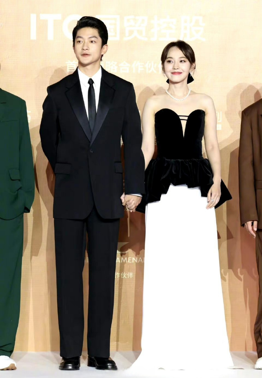 屈楚萧和张佳宁直接牵上手了,cpf磕到了不?