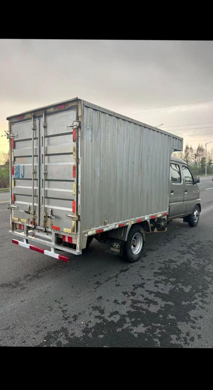 南骏厢式货车柴油动力.