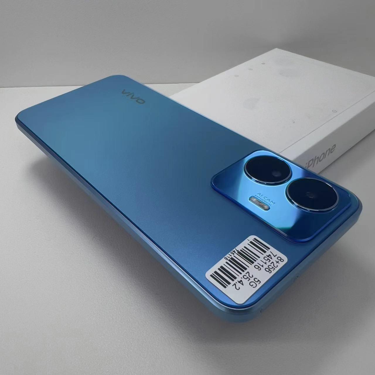 vivo y77e(5g)夏日听海   全网通8 256g  外观98新  在保到25年4月2号