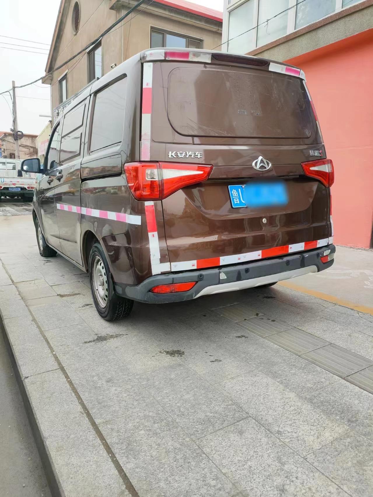 长安欧诺s,1.5排量,空调助力电动门窗,2座厢式货车