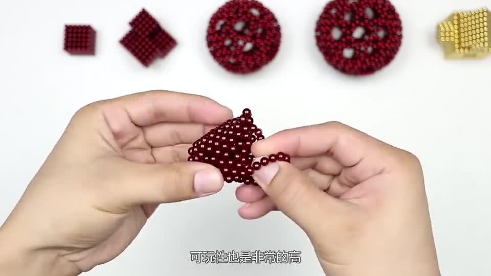 老外用50000颗巴克球实验巴克球全新玩法最终拼出一块地毯