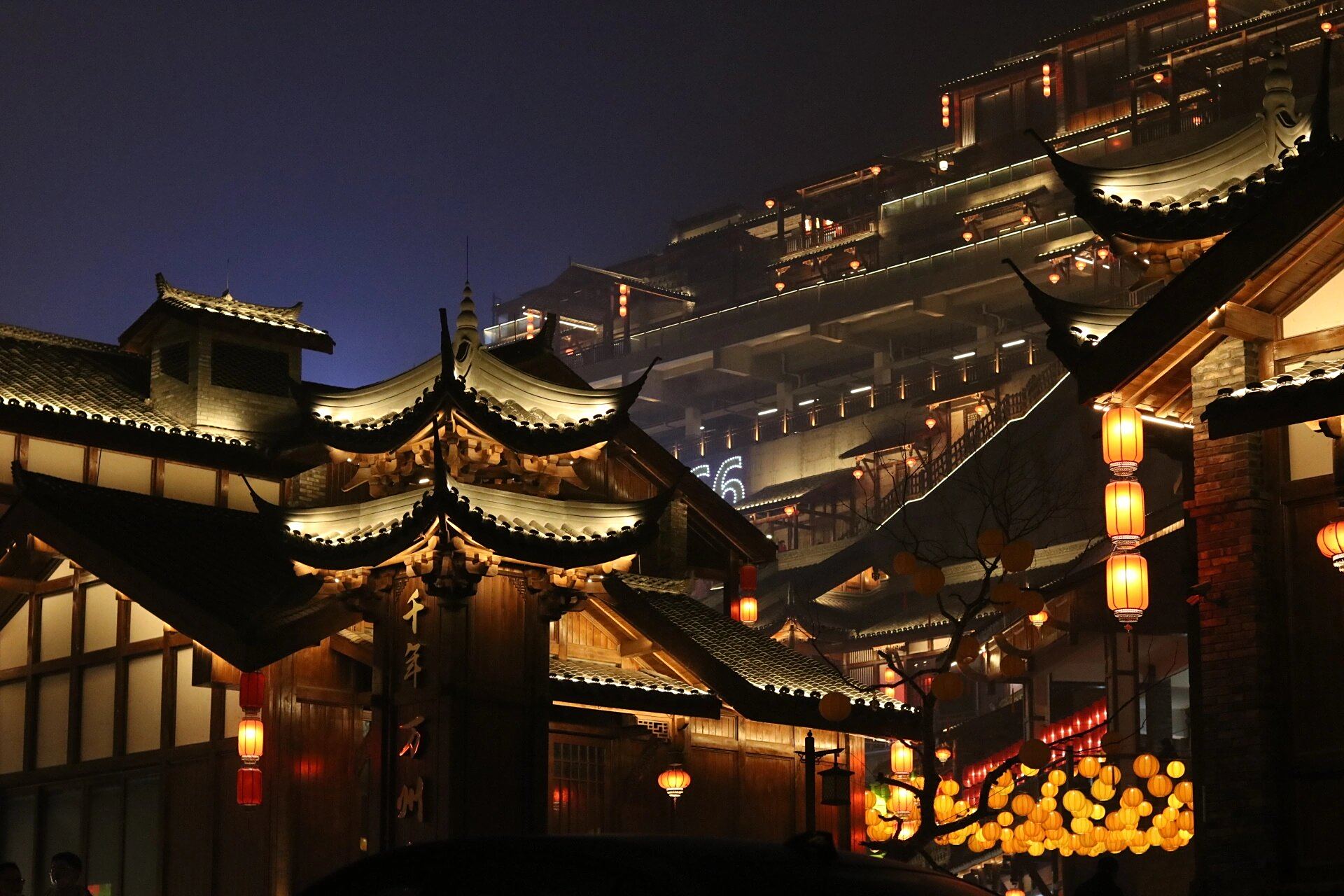 一眼惊艳|万州洪崖洞 超美夜景打卡地 99重庆市万州区海成61天生