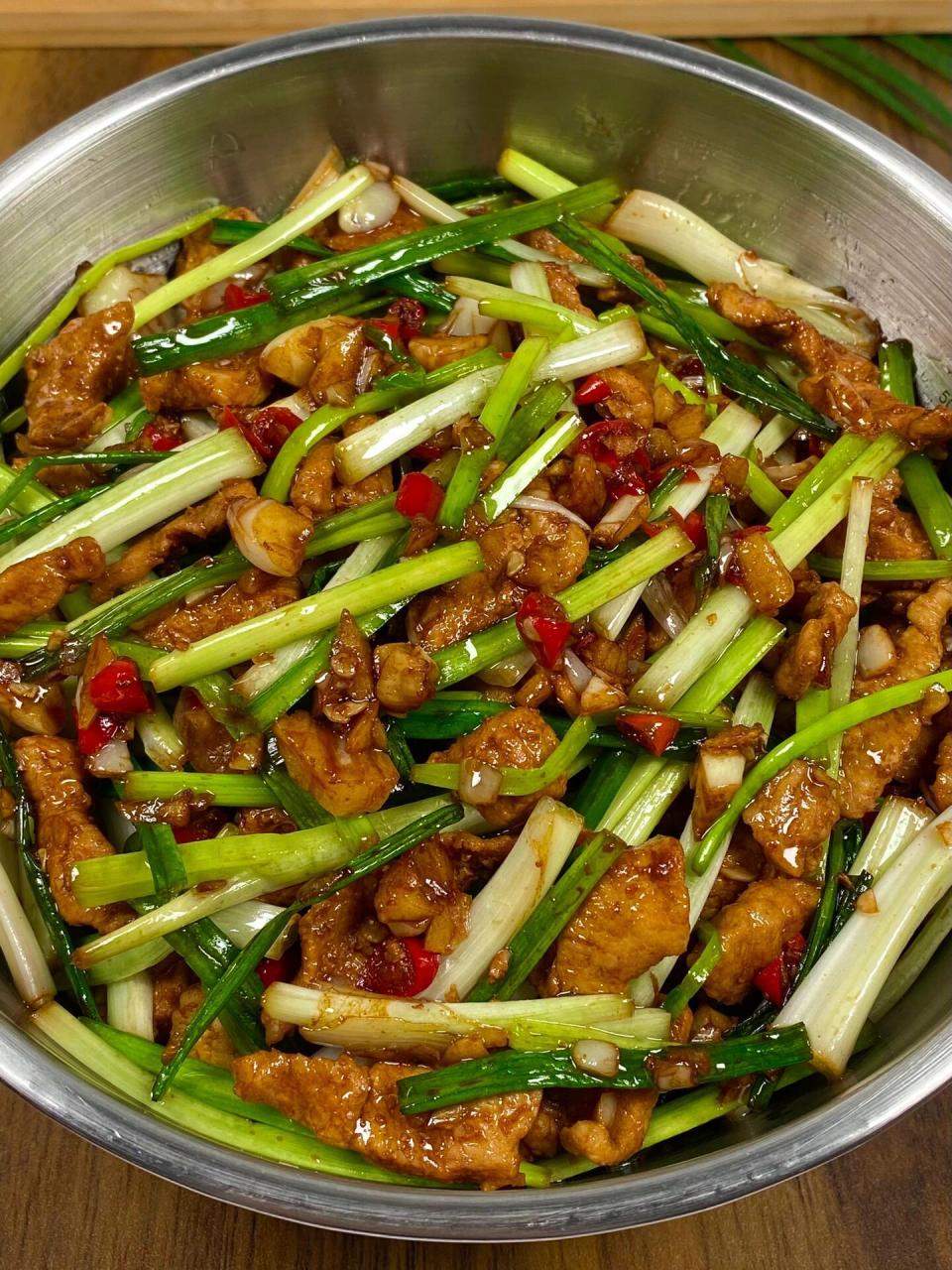 我妈做的藠头炒肉真的嘎嘎香哇!